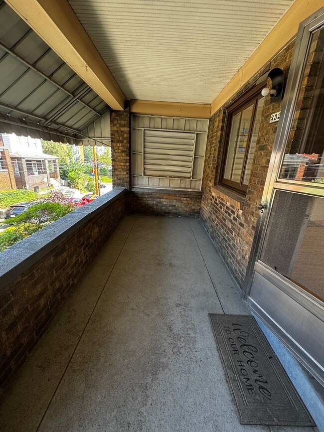 Building Photo - South Oakland Two Bedroom!