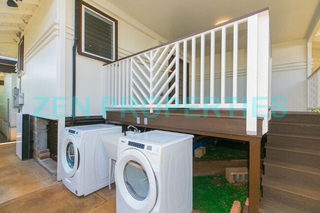 Building Photo - 3167 Charles St