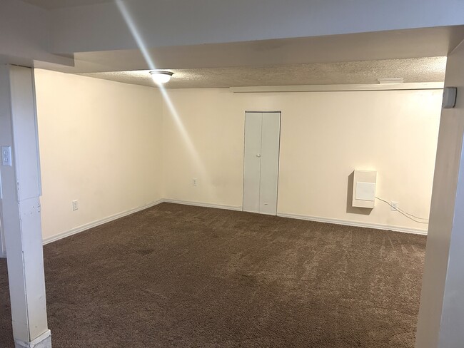 Building Photo - 1025 Tyler Ave