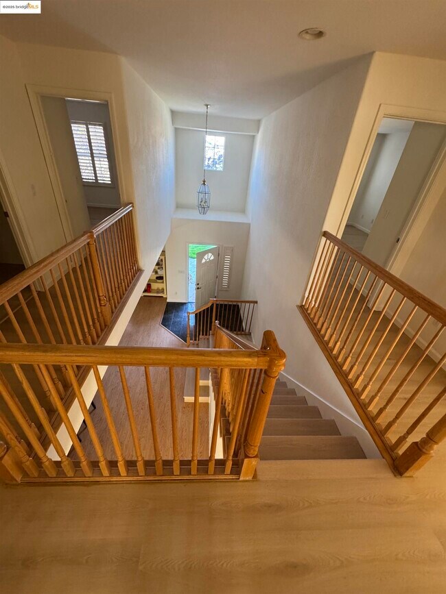 Building Photo - 4558 Mirror Ct