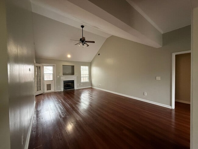 Building Photo - HOME FOR LEASE 4 BR 2 BATH RANCHSTYLE  SPLIT FLOOR PLAN AND OPEN  LARGE  FENCED BACKYARD  CONVENI...