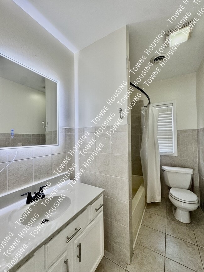 Building Photo - 374 Olmstead Ave