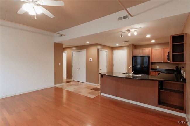 Building Photo - 208 W Water St