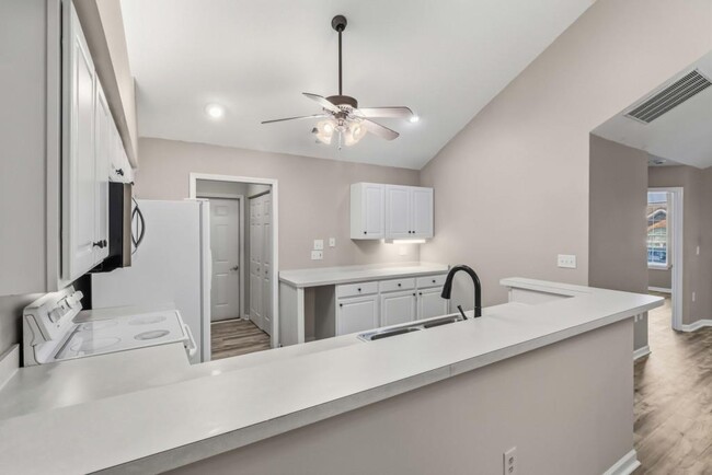 Building Photo - 17106 Harvest Ridge Ln