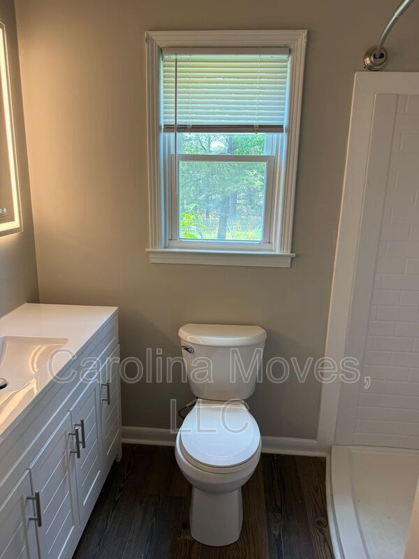 Building Photo - 102 Woodhaven Ct