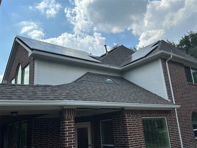 Building Photo - 3206 Oakland Dr