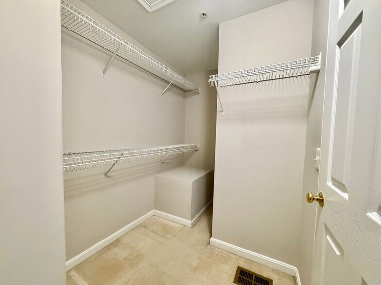 Building Photo - 307D Prettyman Dr