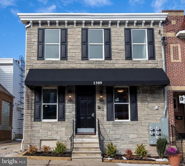 Building Photo - 1309 N Scott St