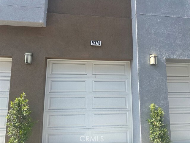 Building Photo - 9370 Calm Water Pl