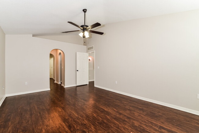 Building Photo - 436 Fish Hawk Dr