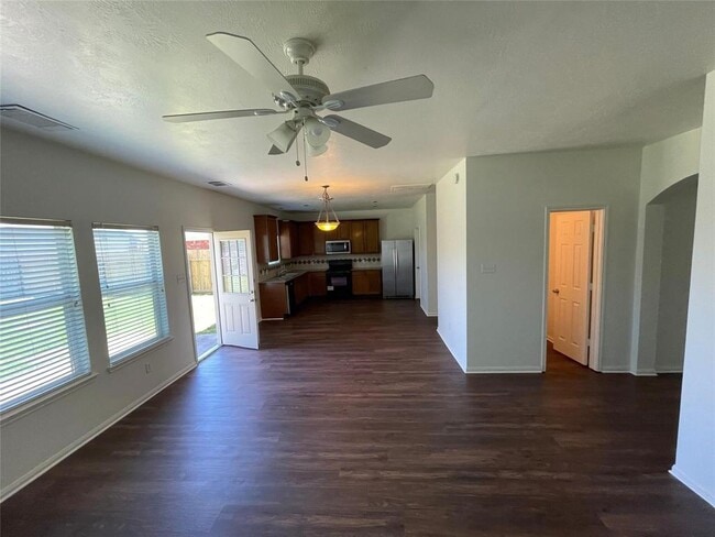 Building Photo - 2103 Weathersfield Trace Cir