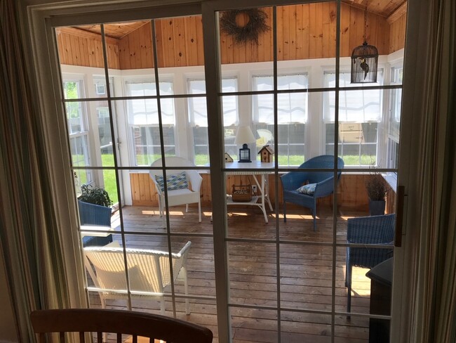 3 Season Porch - 414 Centre St