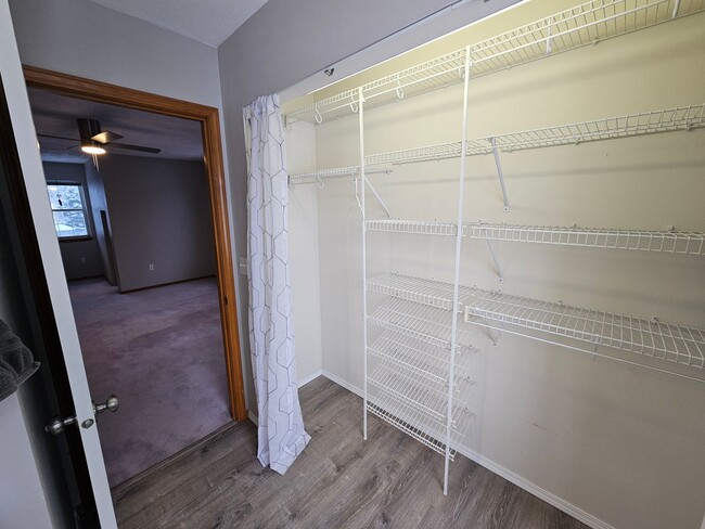 Building Photo - Beautiful Home in the Valley