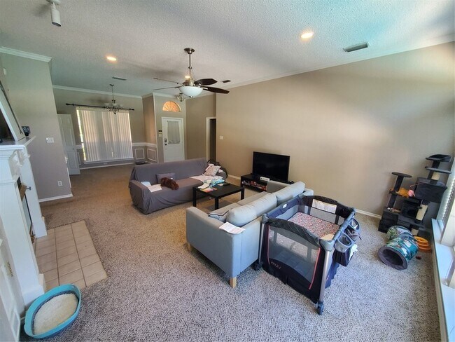 Building Photo - 2609 Classic Ct E