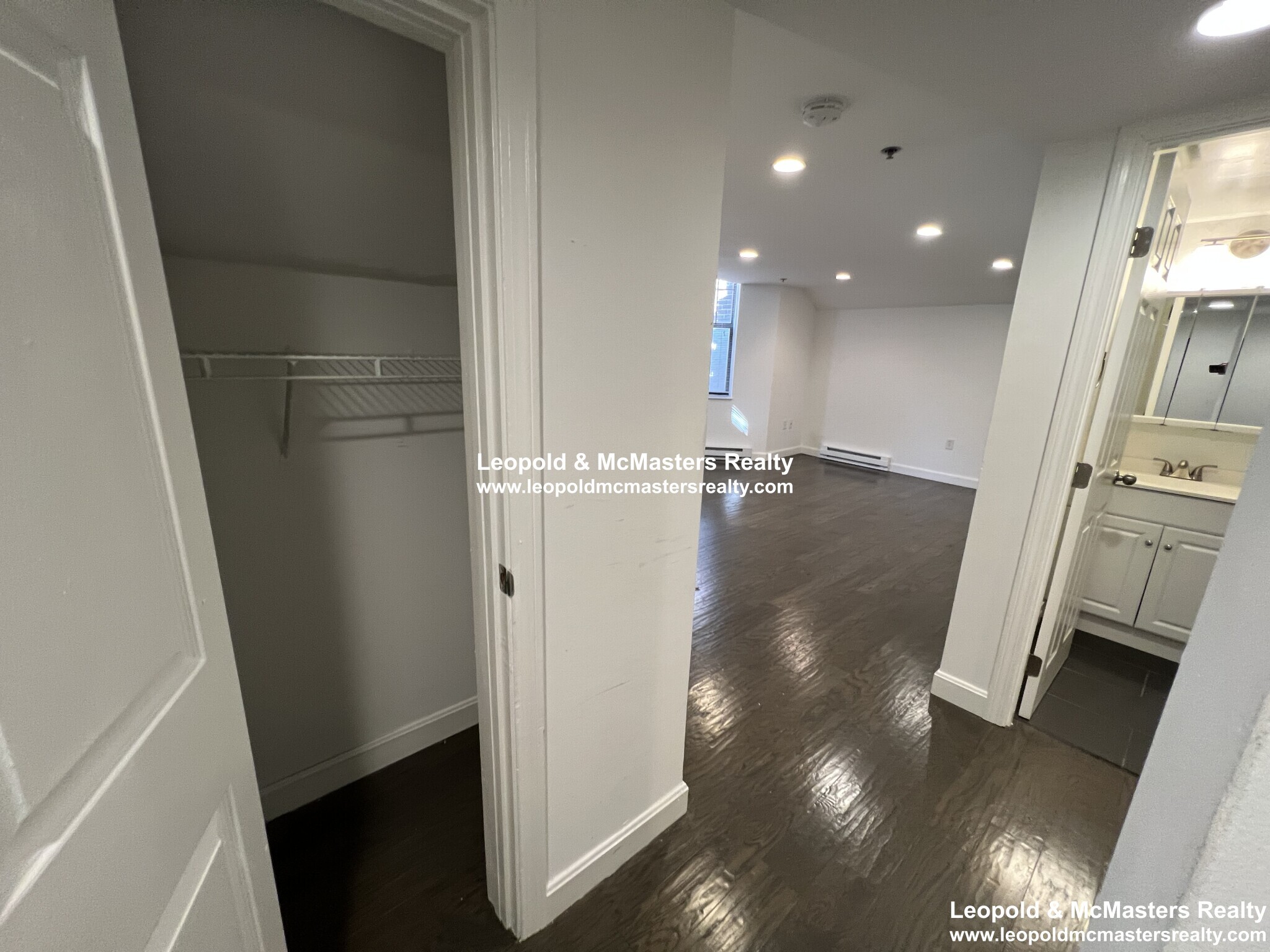 Building Photo - 50 Queensberry St