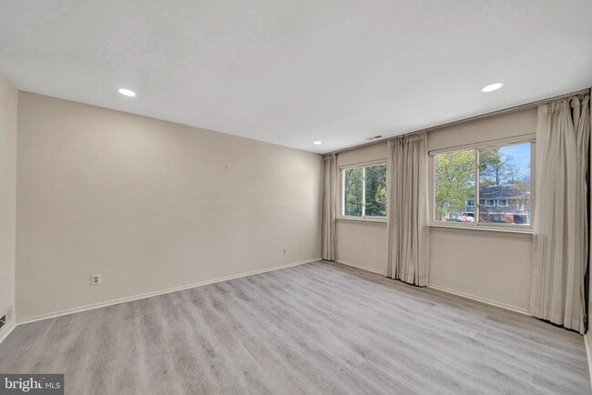 Building Photo - 306B Mulberry Cove