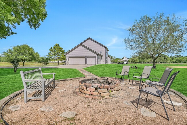 Building Photo - 1404 Hollier Rd