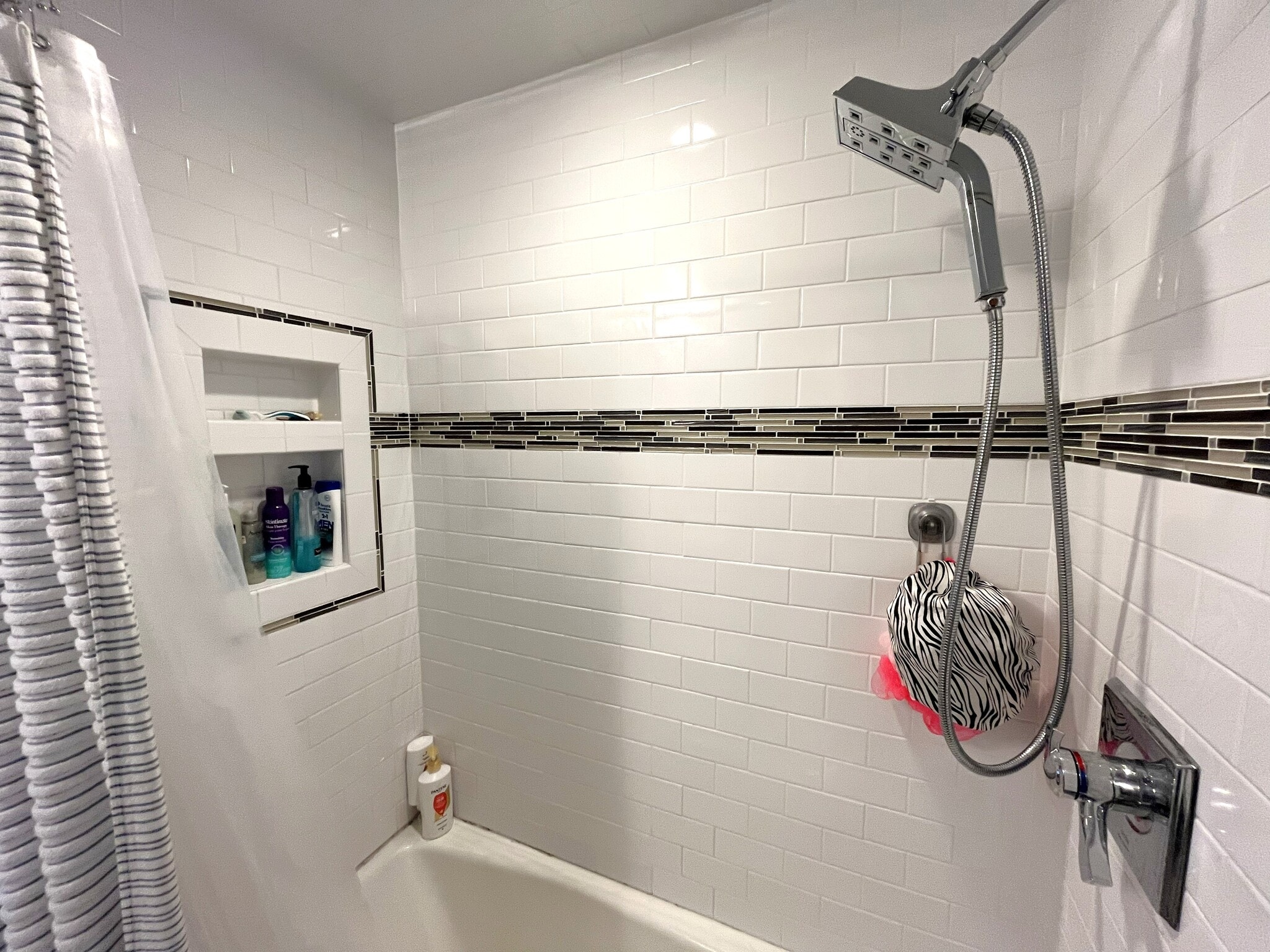 Building Photo - 90 Union Ave