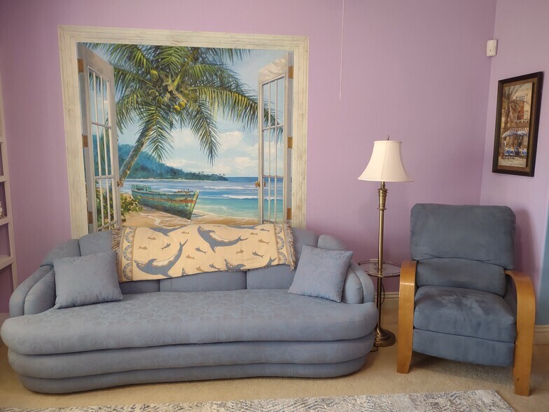 Living Room - 7932 Lakepoint Cir