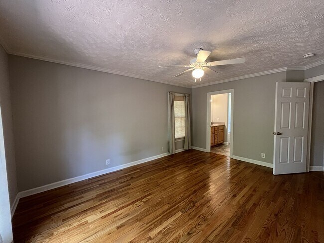 Building Photo - Super spacious 5 bedroom/3.5 bath home for rent in Murfreesboro!