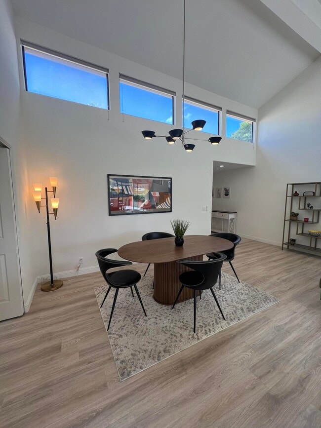 Building Photo - 289 Castellana N