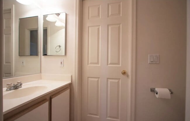 Building Photo - 13002 W Paradise Dr