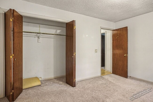Building Photo - 178 Mazaron Drive