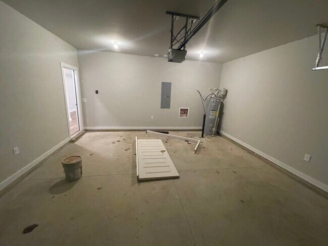 Building Photo - Home for Rent in Weaver, AL!!!  View with 48 Hours Notice!