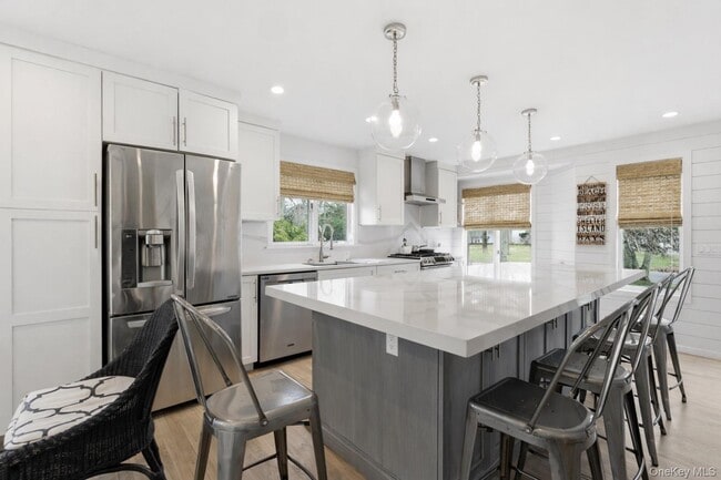 Building Photo - 1 Canal Way