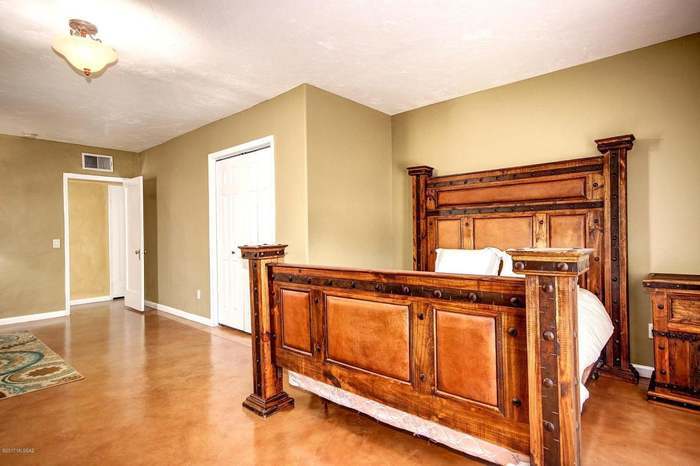 Building Photo - 2648 E Drachman St