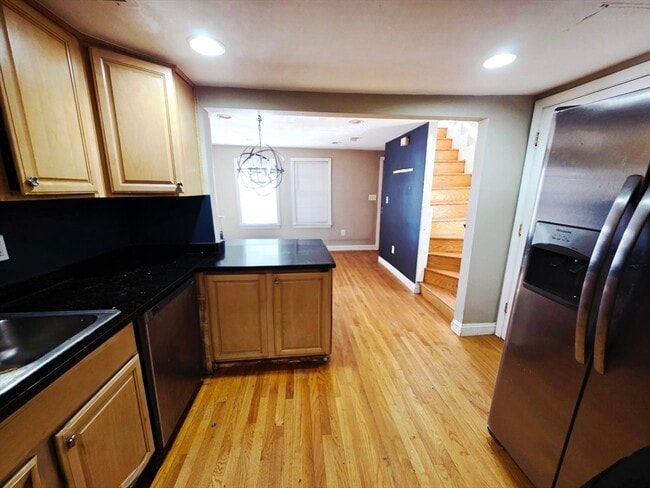 Building Photo - 37 Harvard St