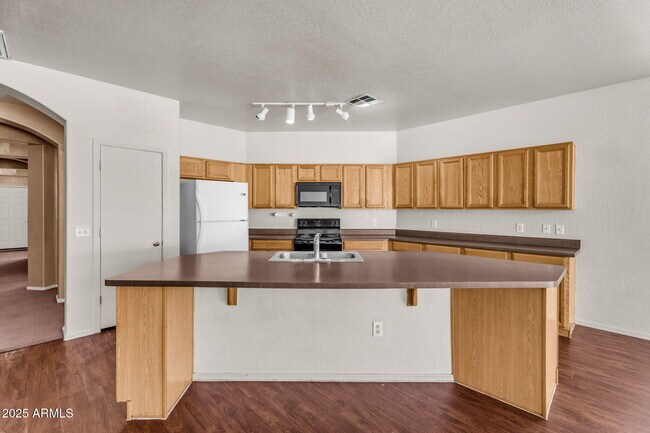 Building Photo - 13644 W San Juan Ave