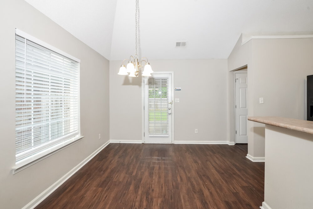 Building Photo - 7086 Crape Myrtle Dr