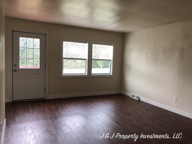 Building Photo - 283 Hazelwood Dr