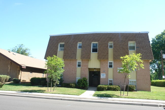 Primary Photo - 230 E Grand Ave