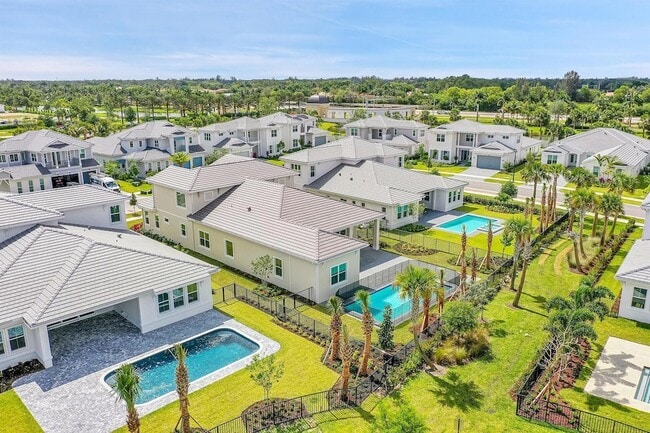 Building Photo - 9341 Crestview Cir