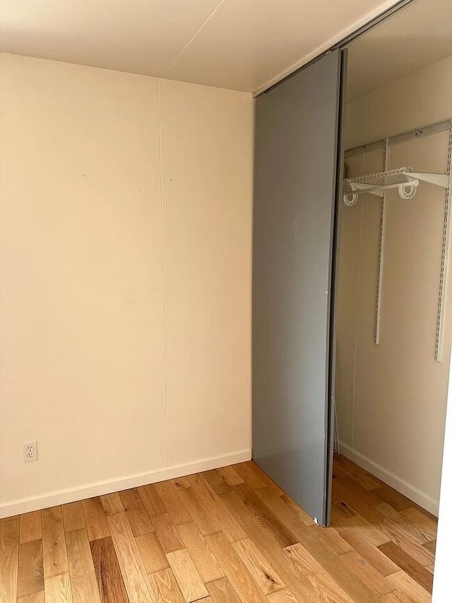 Building Photo - 701 N Florence St