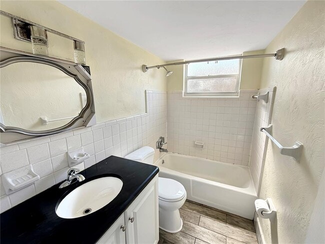 Building Photo - 820 State Ave