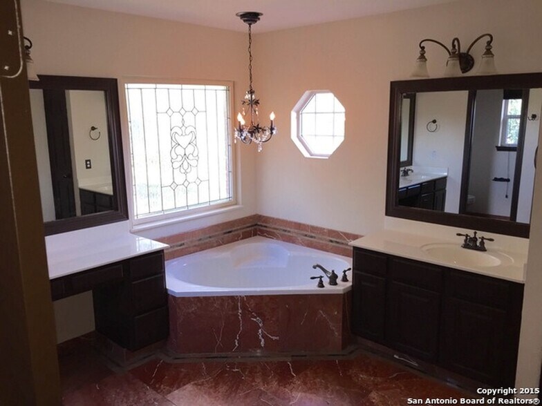 Building Photo - 9835 Ramblin River Dr