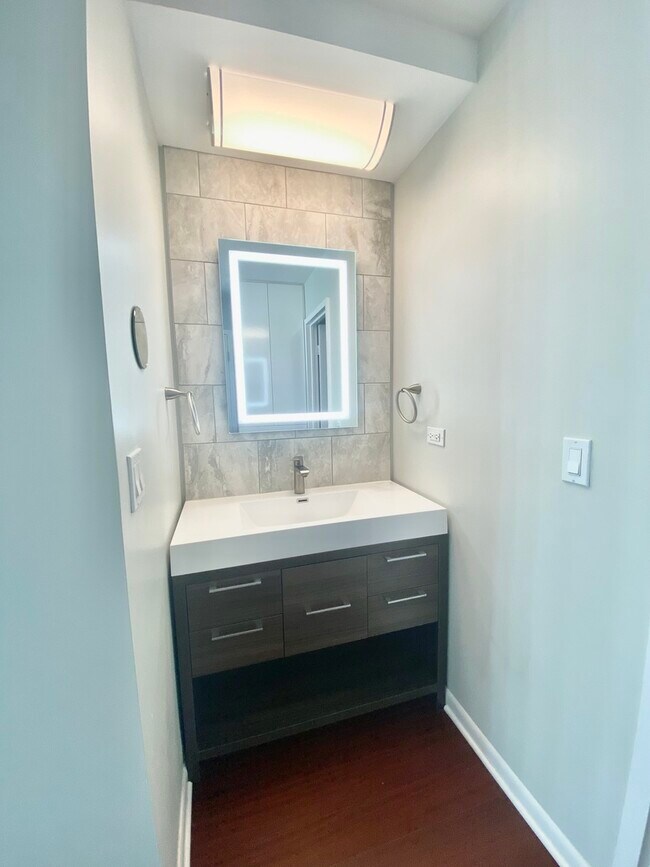 Building Photo - 155 N Harbor Dr