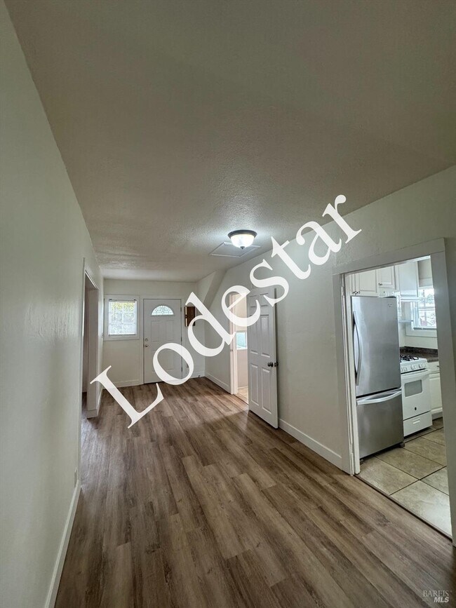 Building Photo - 302 Carolina St