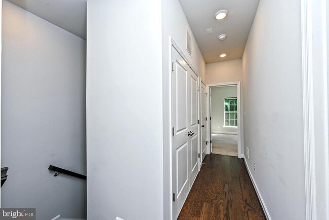 Building Photo - 4388 Fair Lakes Ct