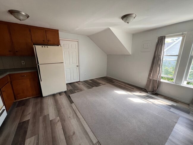 Building Photo - 2634 N Michigan Ave