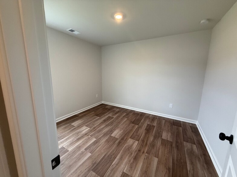 Building Photo - 1119 Cooper Hawk Ln SW
