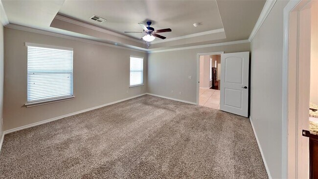 Building Photo - 725 Dusty Trail