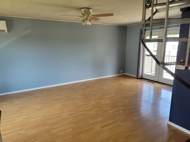 Building Photo - Beautiful 3-Bedroom Home - EV Charger - Pet Friendly