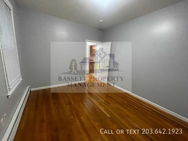 Building Photo - 25 Cumley St