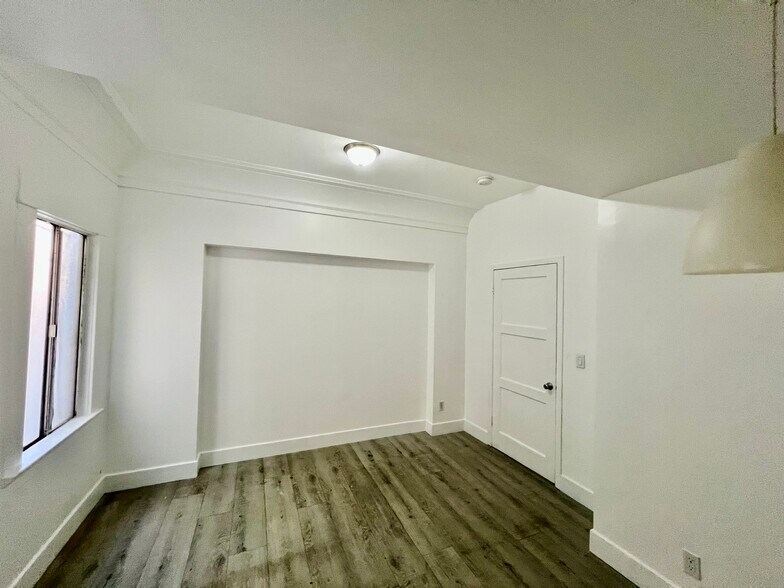 BEDROOM 1 - 1853 W Adams Blvd