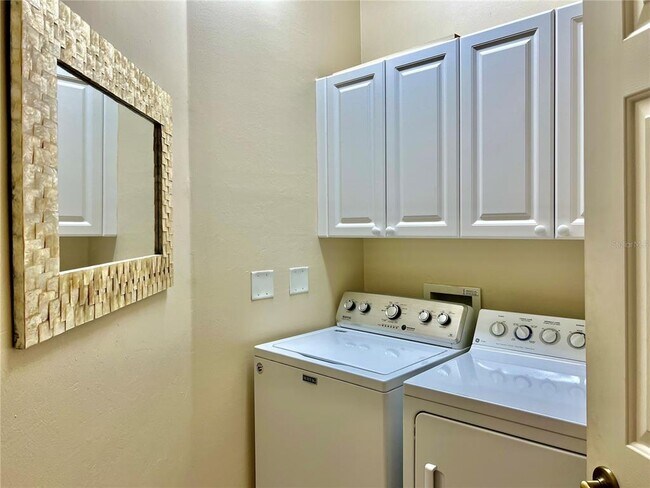 Building Photo - 3304 Sunset Key Cir