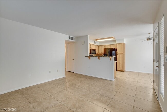 Building Photo - 5710 E Tropicana Ave